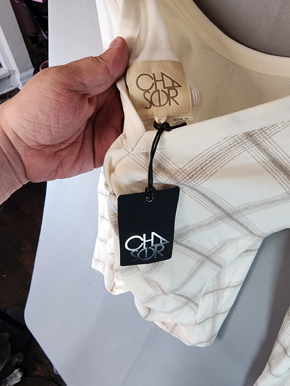 Chaser Cream Plaid Ruched Long-Sleeve Top - Picture 3 of 7